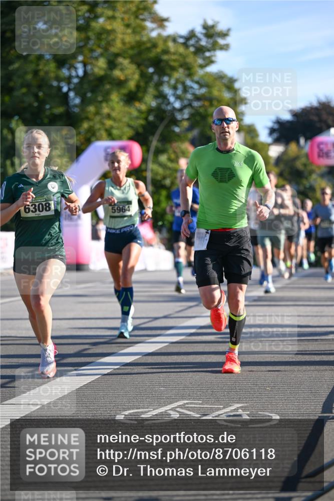 07.09.2025 - BARMER Alsterlauf Dr. Thomas Lammeyer http://msf.ph/oto/8706118 07.09.2025 09:23:09 Laufen 6308, 5964 meine-sportfotos.de