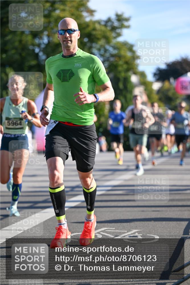 07.09.2025 - BARMER Alsterlauf Dr. Thomas Lammeyer http://msf.ph/oto/8706123 07.09.2025 09:23:09 Laufen 5964 meine-sportfotos.de
