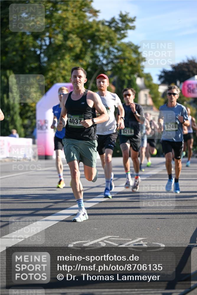 07.09.2025 - BARMER Alsterlauf Dr. Thomas Lammeyer http://msf.ph/oto/8706135 07.09.2025 09:23:11 Laufen 4037, 8218, 5749 meine-sportfotos.de