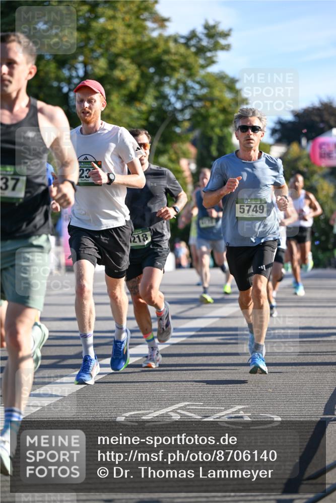 07.09.2025 - BARMER Alsterlauf Dr. Thomas Lammeyer http://msf.ph/oto/8706140 07.09.2025 09:23:12 Laufen 37, 136, 23, 218, 5749 meine-sportfotos.de
