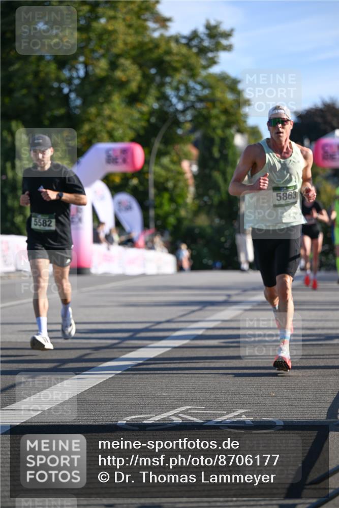07.09.2025 - BARMER Alsterlauf Dr. Thomas Lammeyer http://msf.ph/oto/8706177 07.09.2025 09:23:20 Laufen 5582, 5863 meine-sportfotos.de