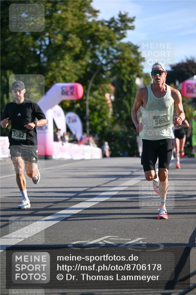 07.09.2025 - BARMER Alsterlauf Dr. Thomas Lammeyer http://msf.ph/oto/8706178 07.09.2025 09:23:20 Laufen 5582, 5863 meine-sportfotos.de