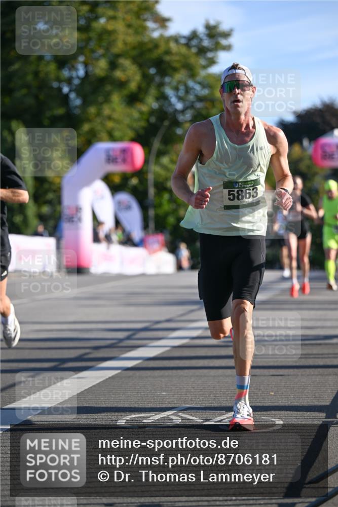 07.09.2025 - BARMER Alsterlauf Dr. Thomas Lammeyer http://msf.ph/oto/8706181 07.09.2025 09:23:21 Laufen 5863 meine-sportfotos.de