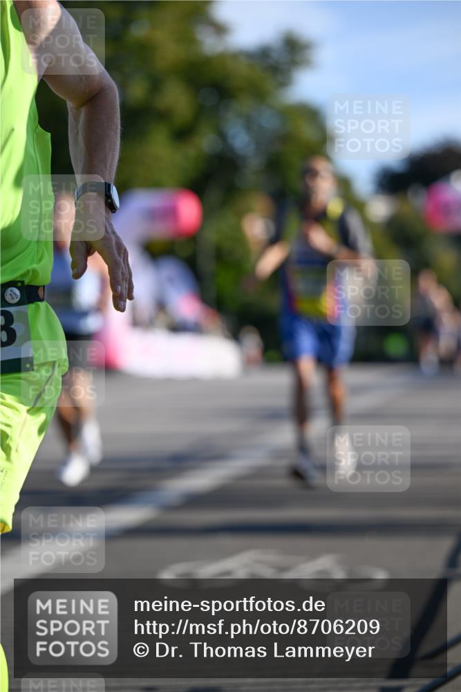 07.09.2025 - BARMER Alsterlauf Dr. Thomas Lammeyer http://msf.ph/oto/8706209 07.09.2025 09:23:26 Laufen  meine-sportfotos.de
