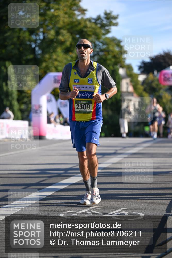 07.09.2025 - BARMER Alsterlauf Dr. Thomas Lammeyer http://msf.ph/oto/8706211 07.09.2025 09:23:27 Laufen 16, 2309 meine-sportfotos.de