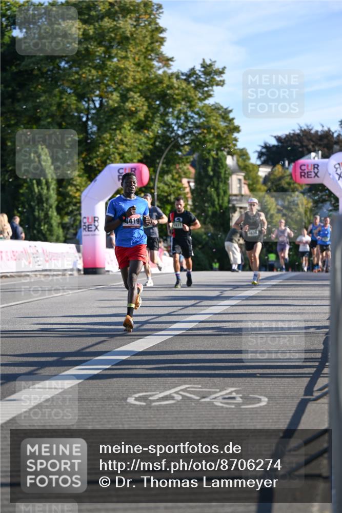07.09.2025 - BARMER Alsterlauf Dr. Thomas Lammeyer http://msf.ph/oto/8706274 07.09.2025 09:23:43 Laufen 4419, 5431, 4639 meine-sportfotos.de
