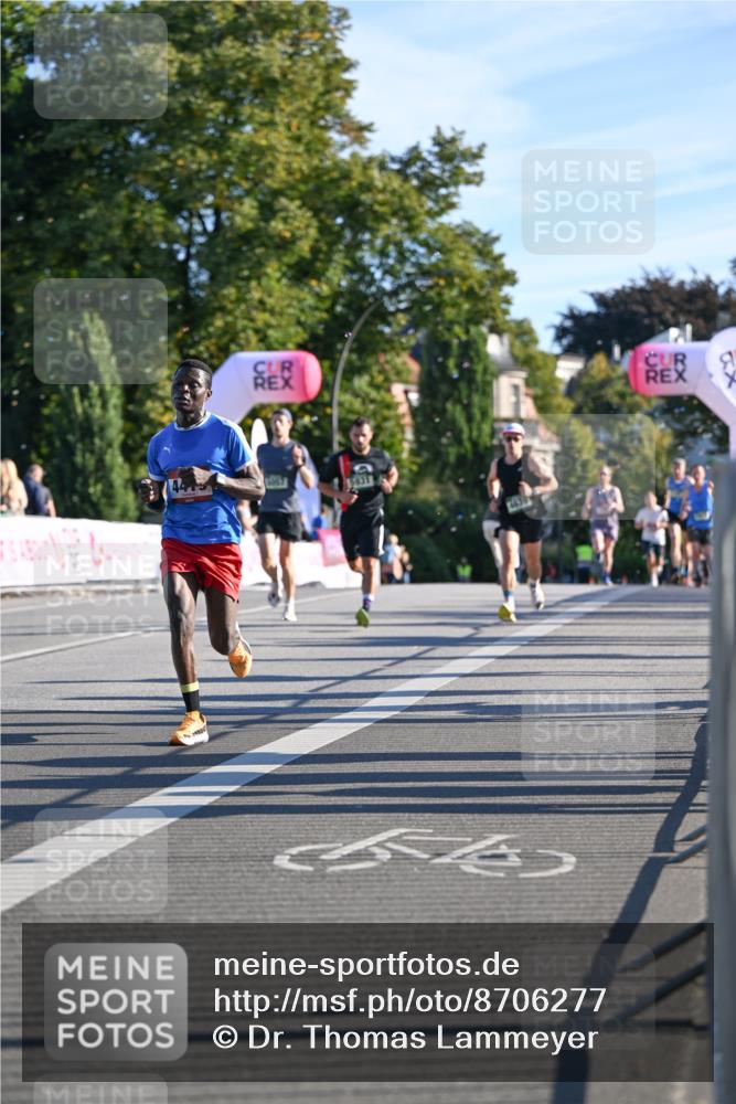 07.09.2025 - BARMER Alsterlauf Dr. Thomas Lammeyer http://msf.ph/oto/8706277 07.09.2025 09:23:44 Laufen  meine-sportfotos.de