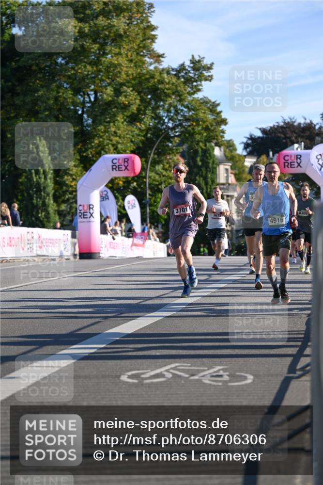 07.09.2025 - BARMER Alsterlauf Dr. Thomas Lammeyer http://msf.ph/oto/8706306 07.09.2025 09:23:50 Laufen 3701, 3673, 4916, 8389 meine-sportfotos.de