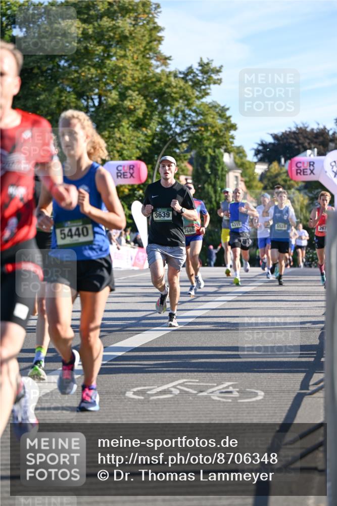 07.09.2025 - BARMER Alsterlauf Dr. Thomas Lammeyer http://msf.ph/oto/8706348 07.09.2025 09:23:56 Laufen 5440, 3639, 2680, 6315, 5528, 267 meine-sportfotos.de