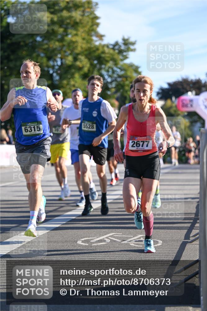 07.09.2025 - BARMER Alsterlauf Dr. Thomas Lammeyer http://msf.ph/oto/8706373 07.09.2025 09:24:00 Laufen 6315, 5528, 136, 2677 meine-sportfotos.de