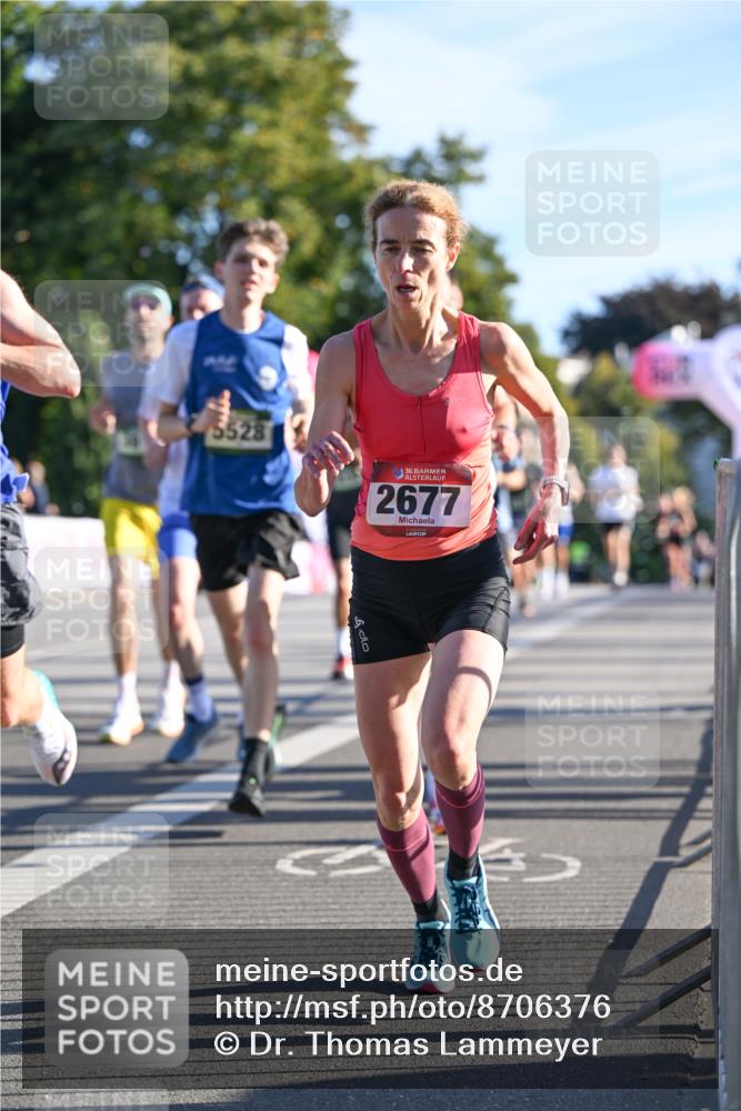 07.09.2025 - BARMER Alsterlauf Dr. Thomas Lammeyer http://msf.ph/oto/8706376 07.09.2025 09:24:01 Laufen 5528, 1636, 2677 meine-sportfotos.de