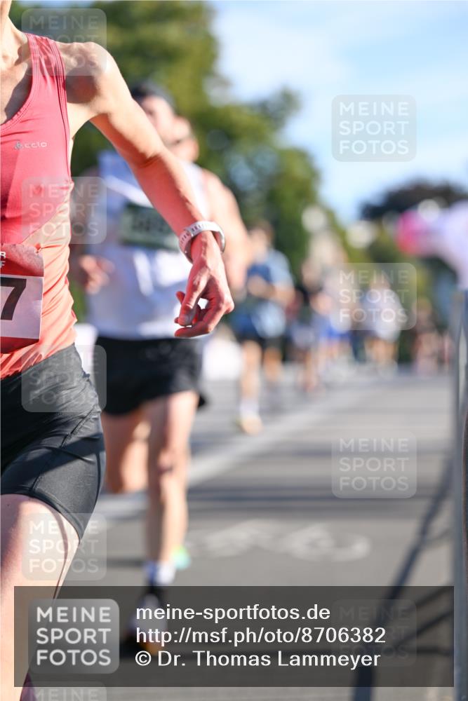 07.09.2025 - BARMER Alsterlauf Dr. Thomas Lammeyer http://msf.ph/oto/8706382 07.09.2025 09:24:01 Laufen 7 meine-sportfotos.de