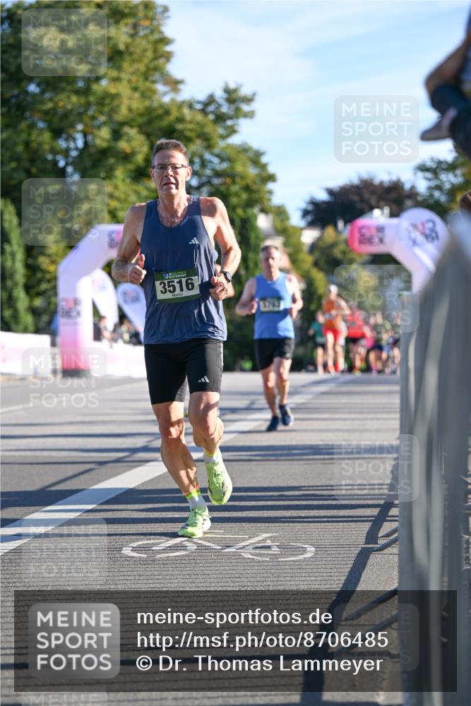 07.09.2025 - BARMER Alsterlauf Dr. Thomas Lammeyer http://msf.ph/oto/8706485 07.09.2025 09:24:22 Laufen 3516 meine-sportfotos.de