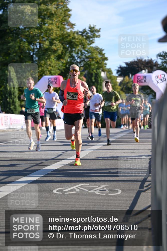 07.09.2025 - BARMER Alsterlauf Dr. Thomas Lammeyer http://msf.ph/oto/8706510 07.09.2025 09:24:30 Laufen 5243, 2583, 4302 meine-sportfotos.de