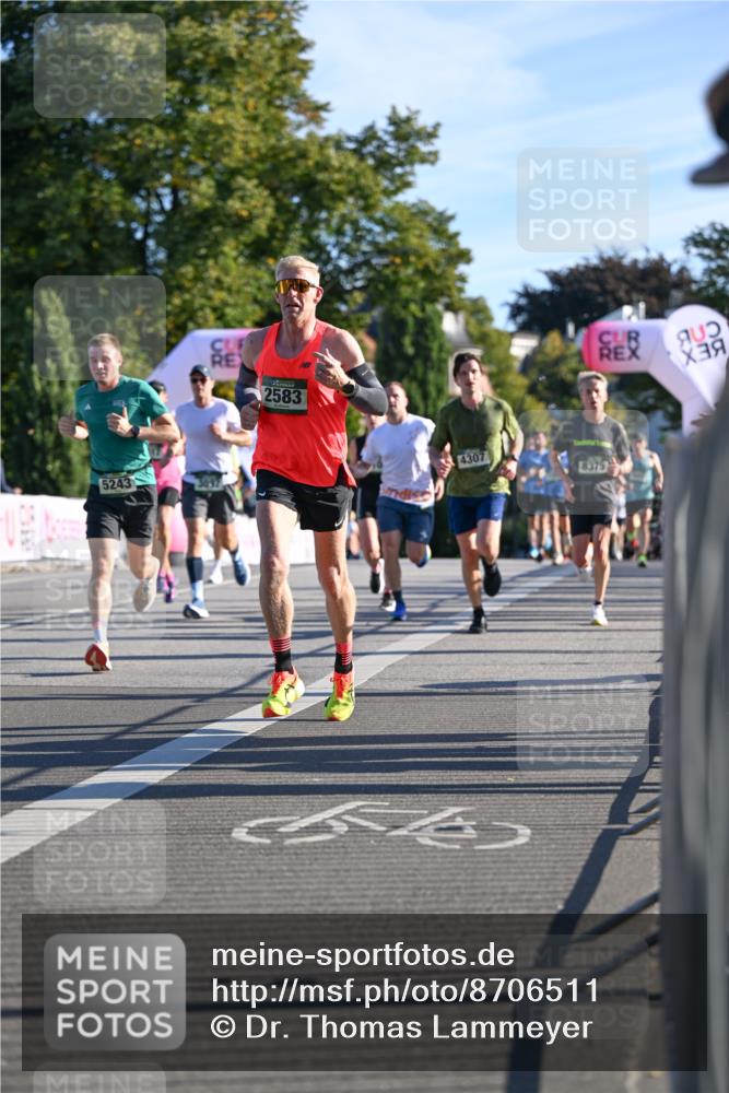 07.09.2025 - BARMER Alsterlauf Dr. Thomas Lammeyer http://msf.ph/oto/8706511 07.09.2025 09:24:30 Laufen 5243, 2583, 4307, 8375 meine-sportfotos.de