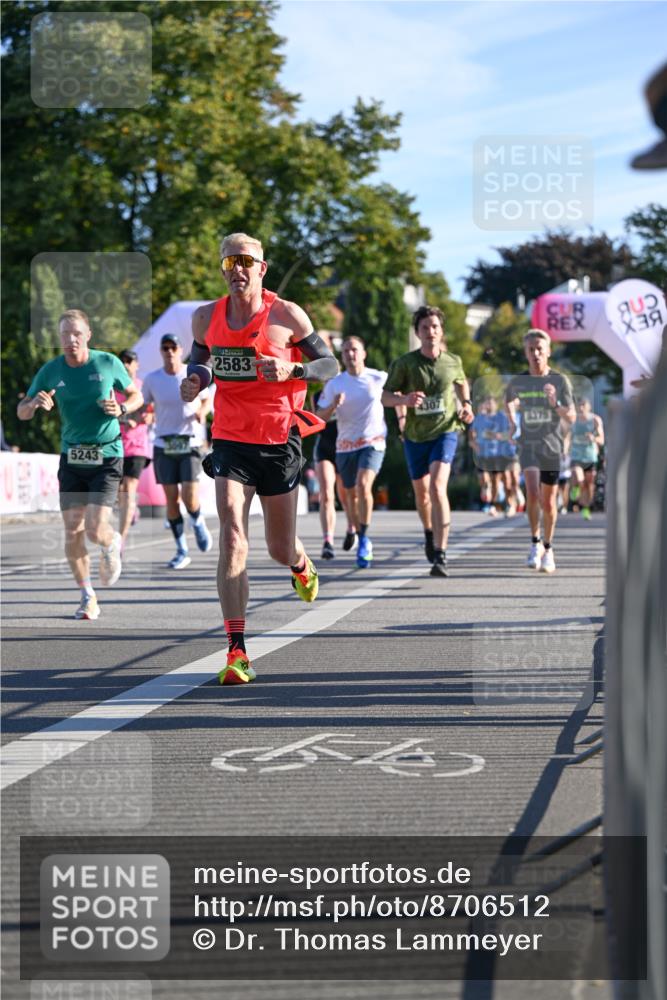 07.09.2025 - BARMER Alsterlauf Dr. Thomas Lammeyer http://msf.ph/oto/8706512 07.09.2025 09:24:30 Laufen 5243, 2583, 4307, 33, 8375 meine-sportfotos.de