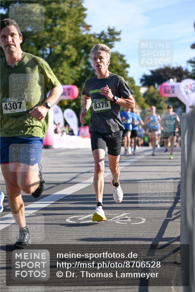 07.09.2025 - BARMER Alsterlauf Dr. Thomas Lammeyer http://msf.ph/oto/8706528 07.09.2025 09:24:33 Laufen 4307, 8375 meine-sportfotos.de