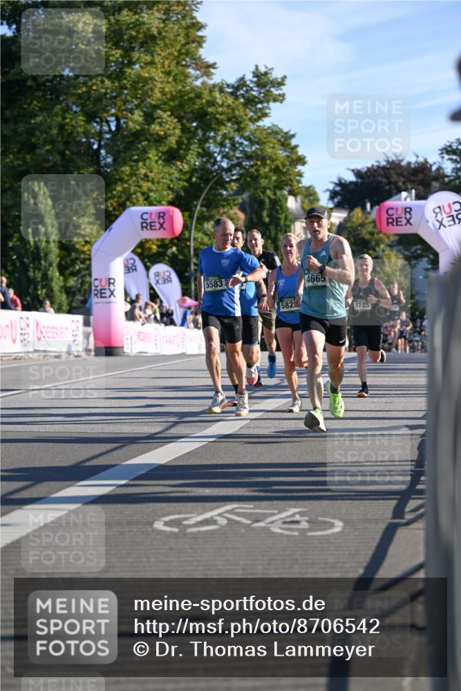 07.09.2025 - BARMER Alsterlauf Dr. Thomas Lammeyer http://msf.ph/oto/8706542 07.09.2025 09:24:35 Laufen 255, 5583, 582, 4665, 54, 4745 meine-sportfotos.de