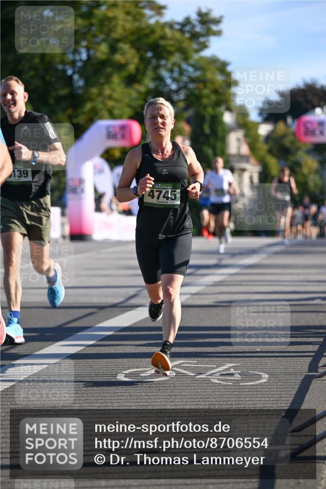 07.09.2025 - BARMER Alsterlauf Dr. Thomas Lammeyer http://msf.ph/oto/8706554 07.09.2025 09:24:38 Laufen 139, 36, 4745 meine-sportfotos.de
