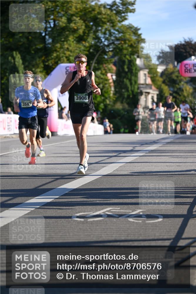 07.09.2025 - BARMER Alsterlauf Dr. Thomas Lammeyer http://msf.ph/oto/8706576 07.09.2025 09:24:43 Laufen 2510, 3597, 3906 meine-sportfotos.de
