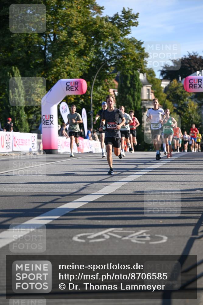 07.09.2025 - BARMER Alsterlauf Dr. Thomas Lammeyer http://msf.ph/oto/8706585 07.09.2025 09:24:48 Laufen 2250, 4383, 6306, 54 meine-sportfotos.de