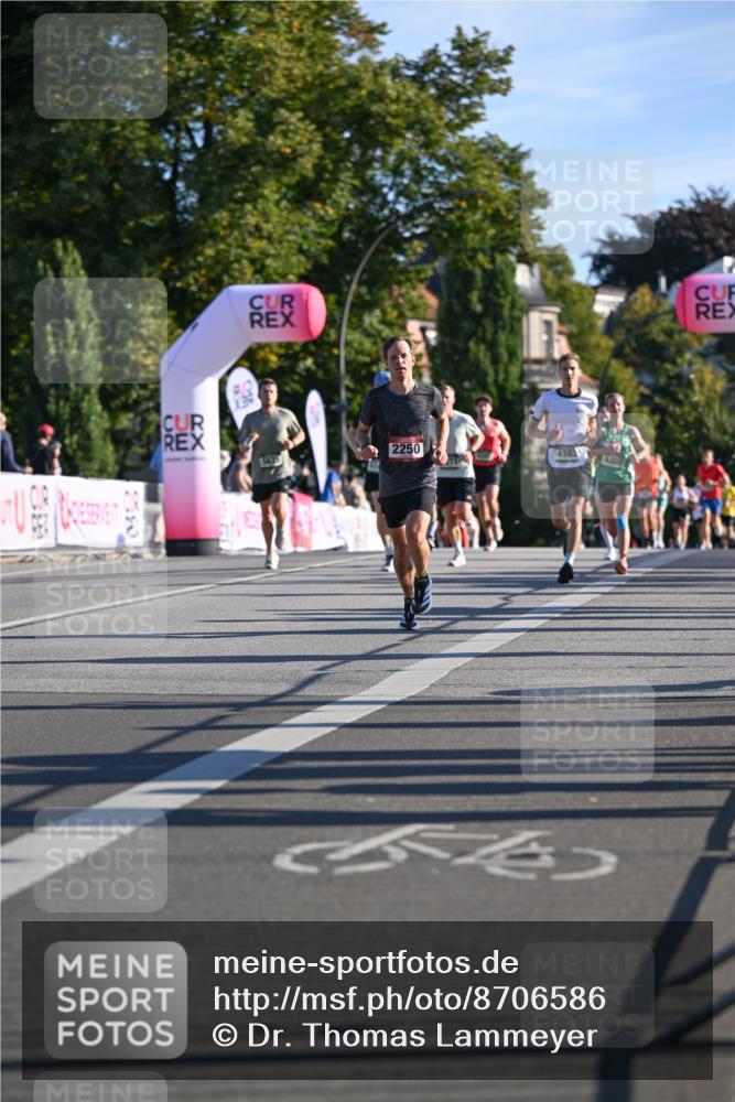 07.09.2025 - BARMER Alsterlauf Dr. Thomas Lammeyer http://msf.ph/oto/8706586 07.09.2025 09:24:48 Laufen 2250, 4383, 6306 meine-sportfotos.de