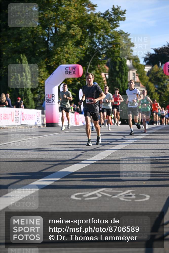 07.09.2025 - BARMER Alsterlauf Dr. Thomas Lammeyer http://msf.ph/oto/8706589 07.09.2025 09:24:48 Laufen 225, 2871, 4383 meine-sportfotos.de