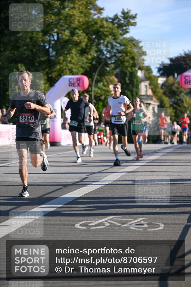 07.09.2025 - BARMER Alsterlauf Dr. Thomas Lammeyer http://msf.ph/oto/8706597 07.09.2025 09:24:50 Laufen 2250, 4383 meine-sportfotos.de