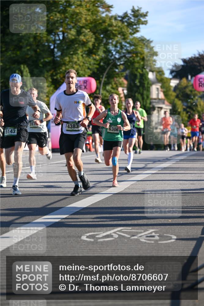 07.09.2025 - BARMER Alsterlauf Dr. Thomas Lammeyer http://msf.ph/oto/8706607 07.09.2025 09:24:51 Laufen 287, 4383, 5143, 6306, 3 meine-sportfotos.de