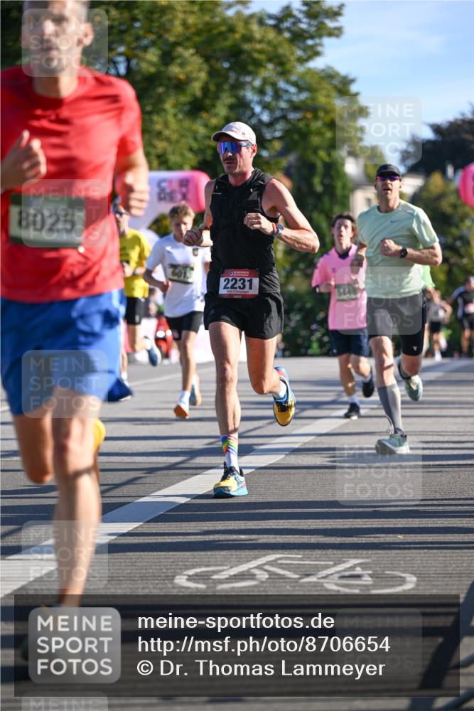 07.09.2025 - BARMER Alsterlauf Dr. Thomas Lammeyer http://msf.ph/oto/8706654 07.09.2025 09:25:00 Laufen 8025, 6016, 2231 meine-sportfotos.de