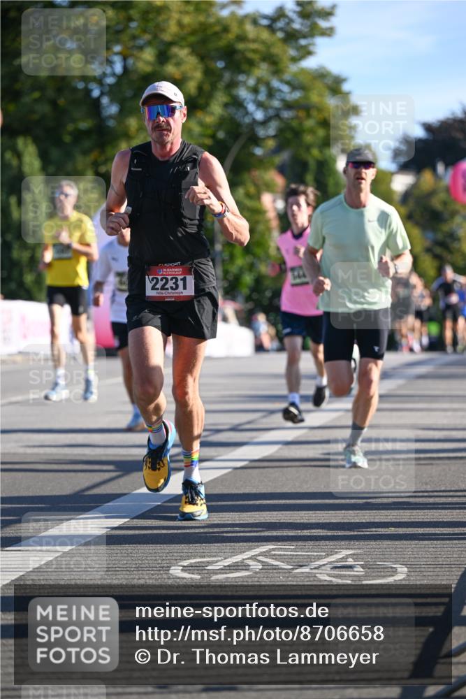 07.09.2025 - BARMER Alsterlauf Dr. Thomas Lammeyer http://msf.ph/oto/8706658 07.09.2025 09:25:01 Laufen 6, 2231 meine-sportfotos.de