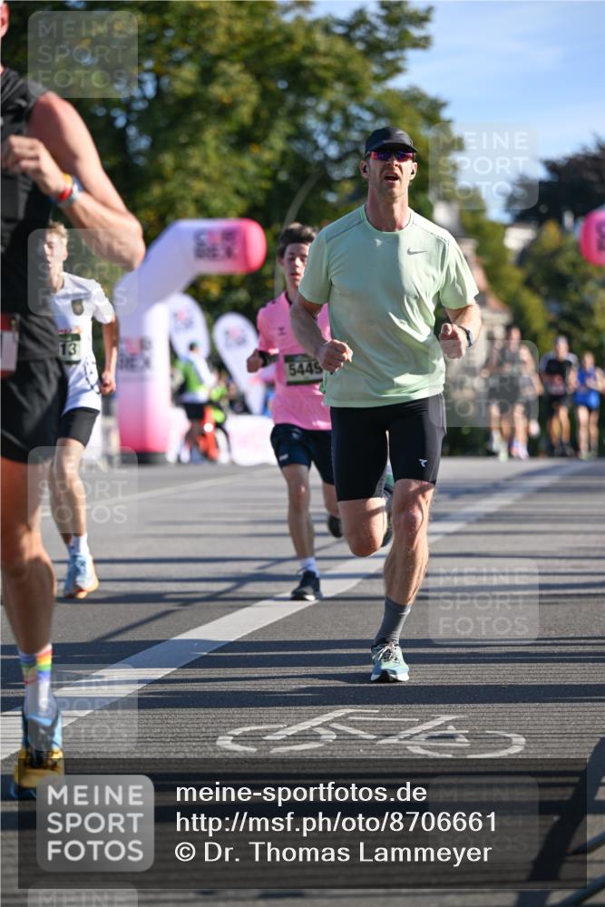 07.09.2025 - BARMER Alsterlauf Dr. Thomas Lammeyer http://msf.ph/oto/8706661 07.09.2025 09:25:02 Laufen 13, 5445 meine-sportfotos.de