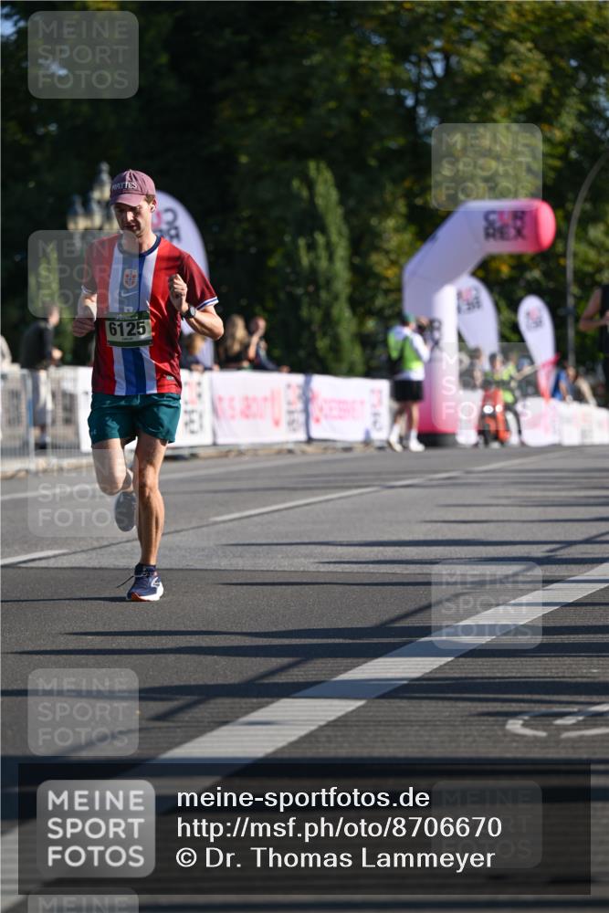07.09.2025 - BARMER Alsterlauf Dr. Thomas Lammeyer http://msf.ph/oto/8706670 07.09.2025 09:25:06 Laufen 6125 meine-sportfotos.de