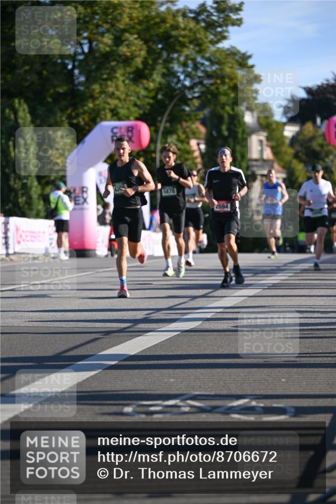 07.09.2025 - BARMER Alsterlauf Dr. Thomas Lammeyer http://msf.ph/oto/8706672 07.09.2025 09:25:07 Laufen 4305, 5878, 2694 meine-sportfotos.de