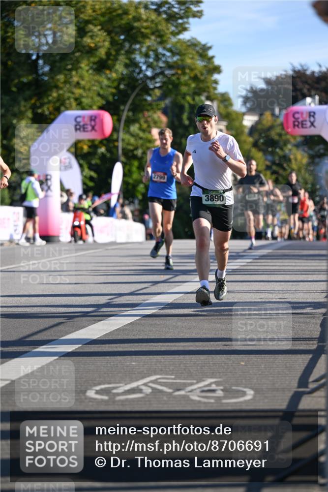 07.09.2025 - BARMER Alsterlauf Dr. Thomas Lammeyer http://msf.ph/oto/8706691 07.09.2025 09:25:10 Laufen 2799, 3890 meine-sportfotos.de