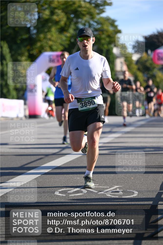 07.09.2025 - BARMER Alsterlauf Dr. Thomas Lammeyer http://msf.ph/oto/8706701 07.09.2025 09:25:12 Laufen 3890 meine-sportfotos.de