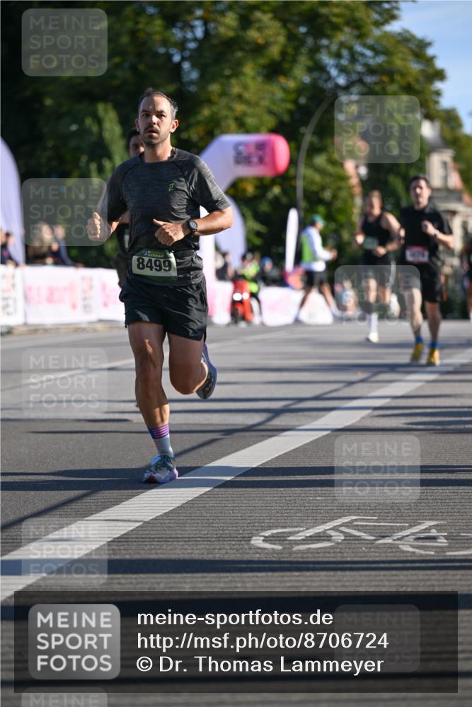 07.09.2025 - BARMER Alsterlauf Dr. Thomas Lammeyer http://msf.ph/oto/8706724 07.09.2025 09:25:15 Laufen 8499 meine-sportfotos.de
