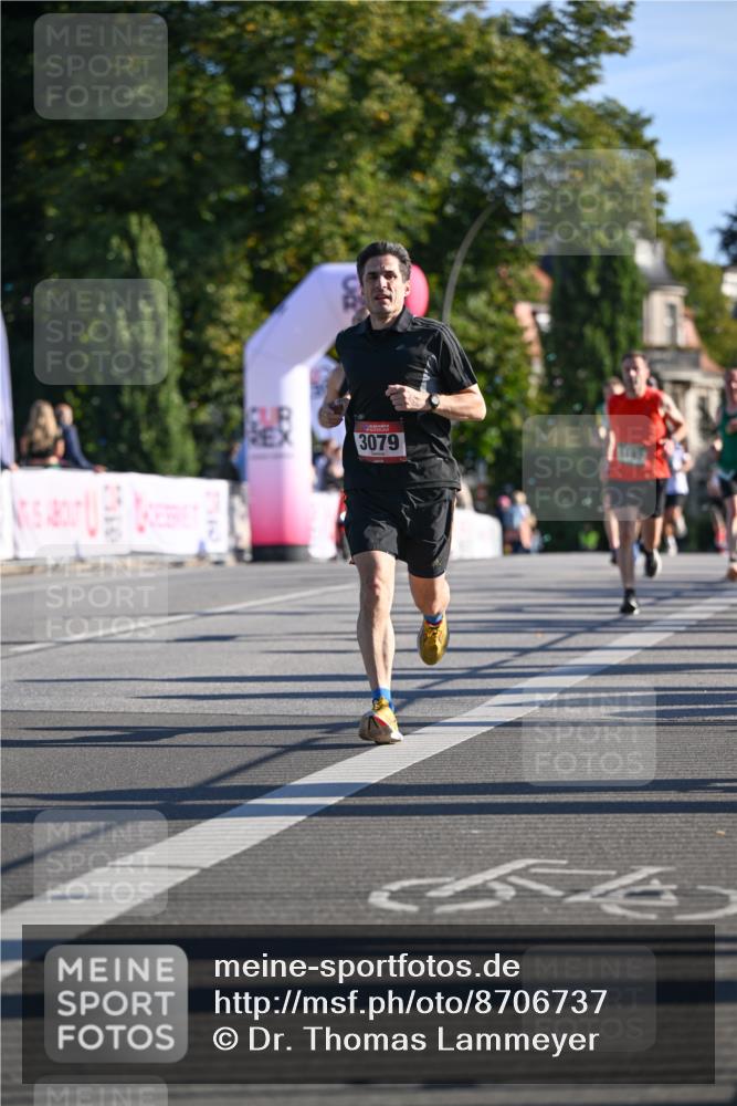 07.09.2025 - BARMER Alsterlauf Dr. Thomas Lammeyer http://msf.ph/oto/8706737 07.09.2025 09:25:17 Laufen 3079 meine-sportfotos.de