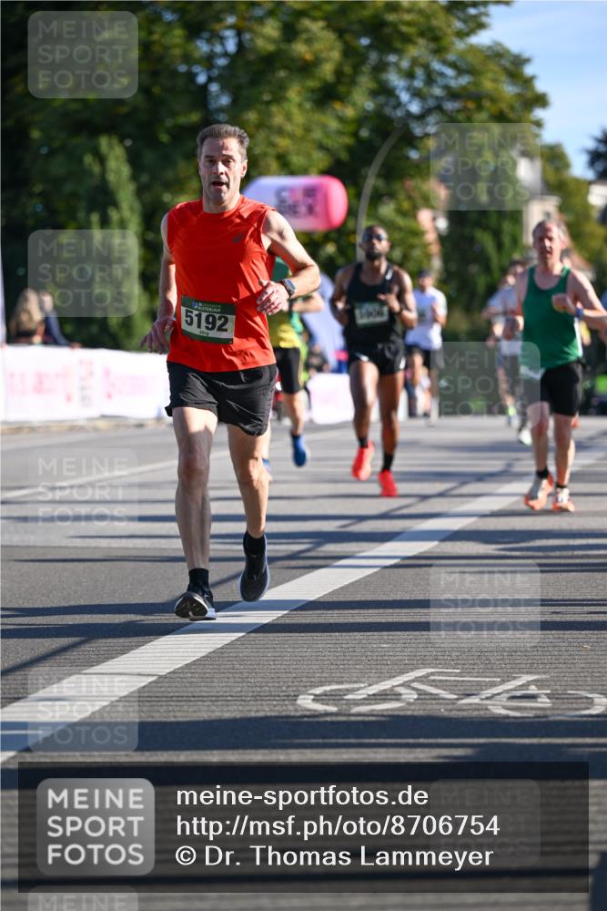 07.09.2025 - BARMER Alsterlauf Dr. Thomas Lammeyer http://msf.ph/oto/8706754 07.09.2025 09:25:21 Laufen 5192 meine-sportfotos.de