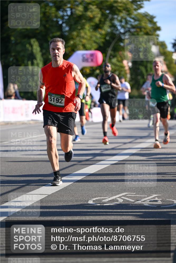 07.09.2025 - BARMER Alsterlauf Dr. Thomas Lammeyer http://msf.ph/oto/8706755 07.09.2025 09:25:21 Laufen 5192 meine-sportfotos.de