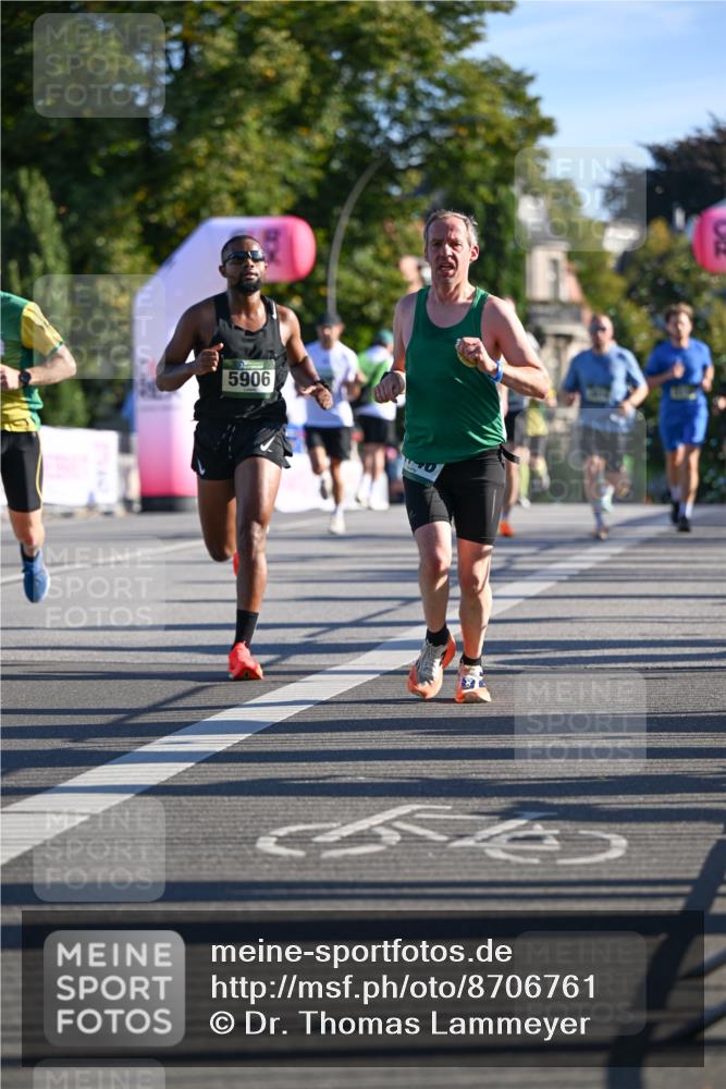07.09.2025 - BARMER Alsterlauf Dr. Thomas Lammeyer http://msf.ph/oto/8706761 07.09.2025 09:25:22 Laufen 5906 meine-sportfotos.de