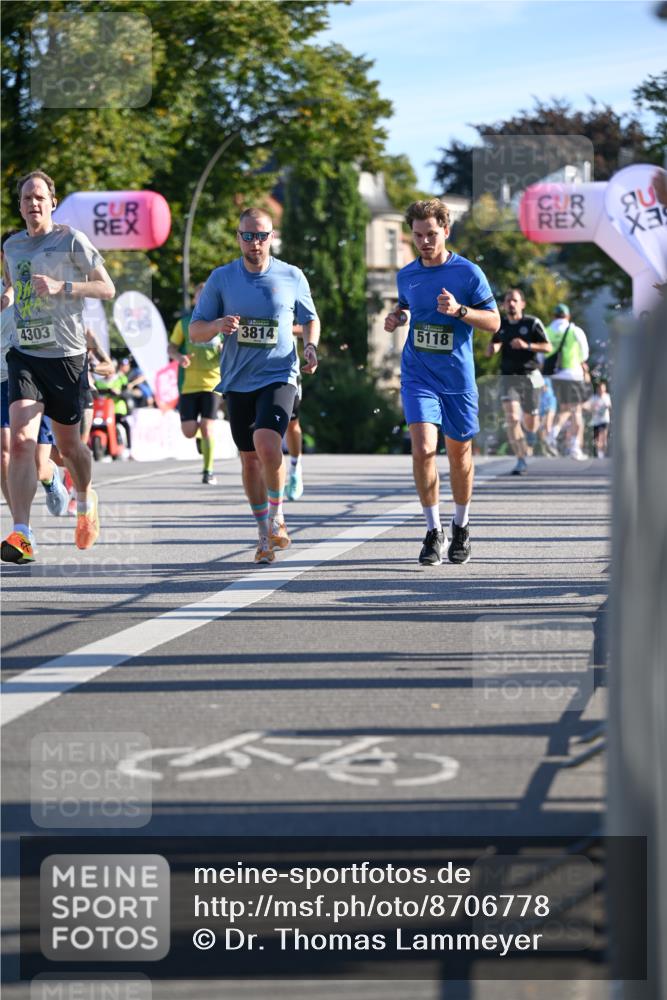 07.09.2025 - BARMER Alsterlauf Dr. Thomas Lammeyer http://msf.ph/oto/8706778 07.09.2025 09:25:25 Laufen 4303, 3814, 5118 meine-sportfotos.de