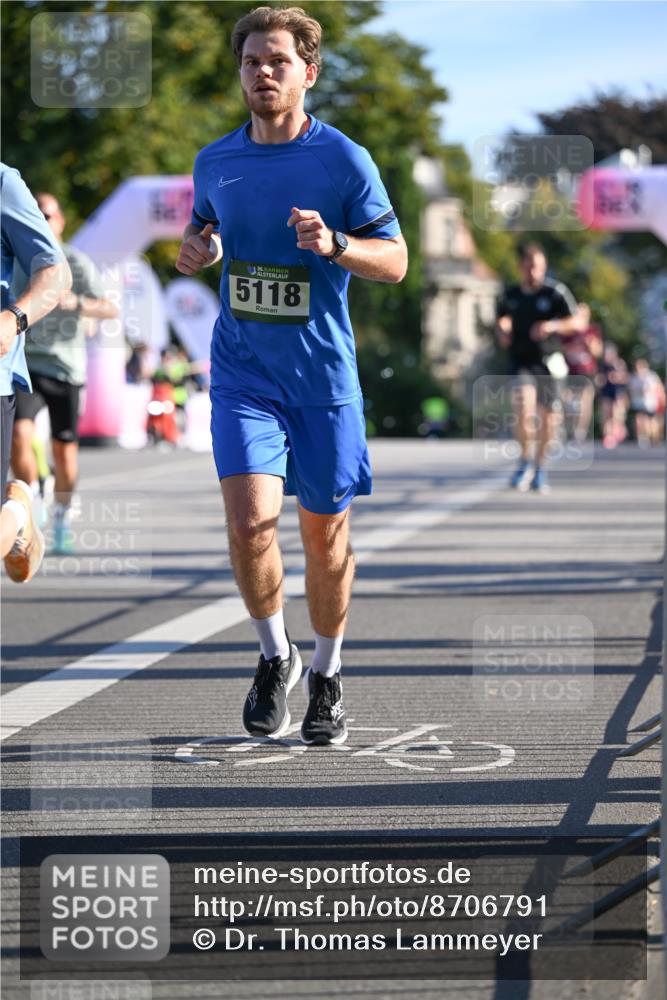 07.09.2025 - BARMER Alsterlauf Dr. Thomas Lammeyer http://msf.ph/oto/8706791 07.09.2025 09:25:27 Laufen 36, 5118 meine-sportfotos.de