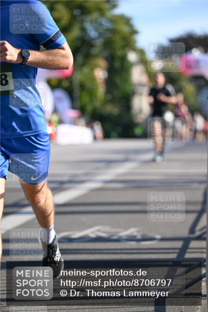 07.09.2025 - BARMER Alsterlauf Dr. Thomas Lammeyer http://msf.ph/oto/8706797 07.09.2025 09:25:28 Laufen 8 meine-sportfotos.de