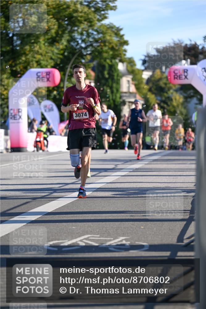 07.09.2025 - BARMER Alsterlauf Dr. Thomas Lammeyer http://msf.ph/oto/8706802 07.09.2025 09:25:34 Laufen 3074 meine-sportfotos.de