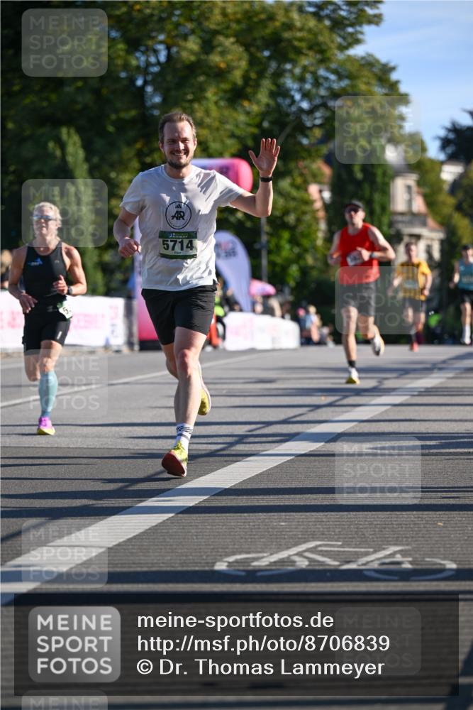 07.09.2025 - BARMER Alsterlauf Dr. Thomas Lammeyer http://msf.ph/oto/8706839 07.09.2025 09:25:41 Laufen 5714 meine-sportfotos.de