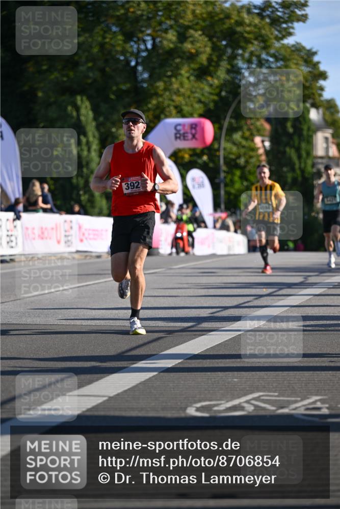 07.09.2025 - BARMER Alsterlauf Dr. Thomas Lammeyer http://msf.ph/oto/8706854 07.09.2025 09:25:43 Laufen 392 meine-sportfotos.de