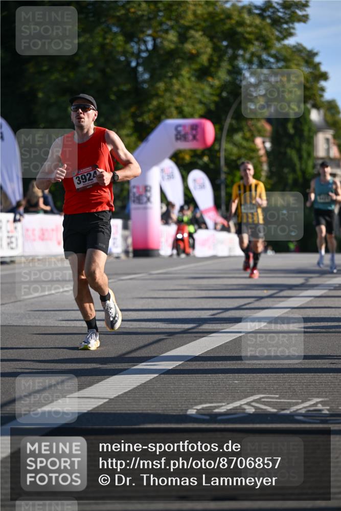 07.09.2025 - BARMER Alsterlauf Dr. Thomas Lammeyer http://msf.ph/oto/8706857 07.09.2025 09:25:44 Laufen 3924 meine-sportfotos.de