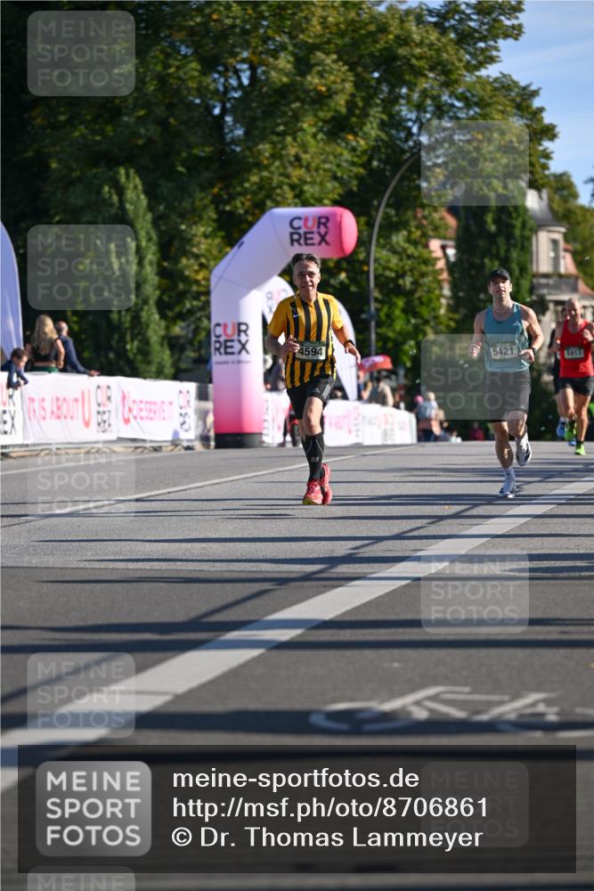 07.09.2025 - BARMER Alsterlauf Dr. Thomas Lammeyer http://msf.ph/oto/8706861 07.09.2025 09:25:45 Laufen 6523, 4594, 5421, 5013 meine-sportfotos.de