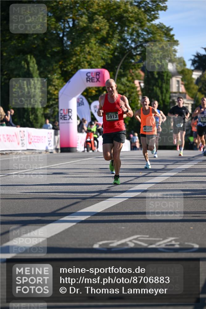 07.09.2025 - BARMER Alsterlauf Dr. Thomas Lammeyer http://msf.ph/oto/8706883 07.09.2025 09:25:49 Laufen 380, 5913, 4849 meine-sportfotos.de